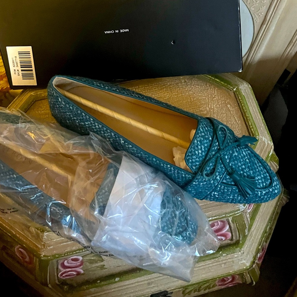 Gorgeous Teal Talbots Flats, size 9 brand new in original box.